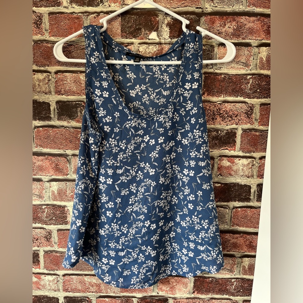 Banana Republic XS Floral Tank
